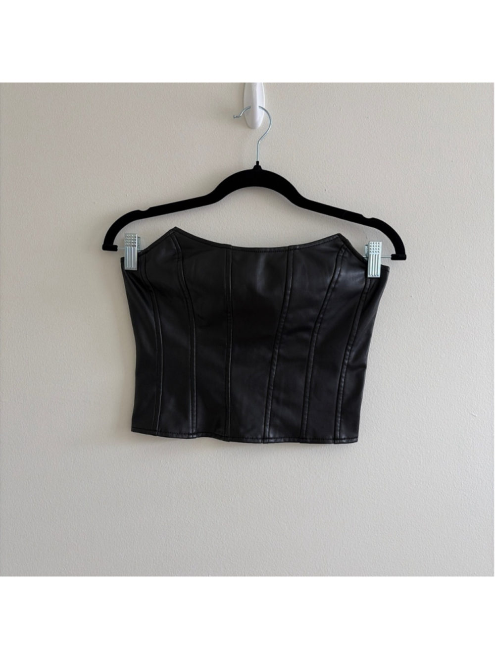 Women's FOREVER 21 Black Faux Leather Strapless Crop Top S - Picture 1 of 3